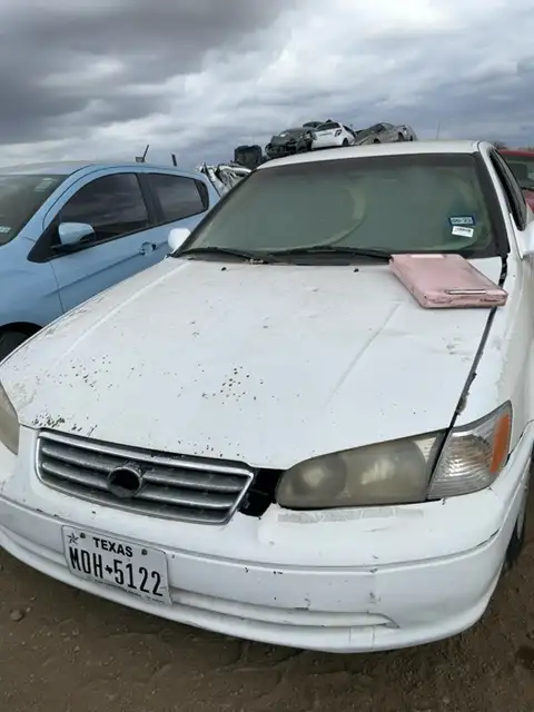 Photo of 2000 Toyota Camry