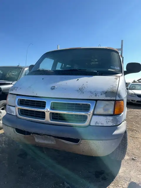 Photo of 2000 Dodge Ram Van