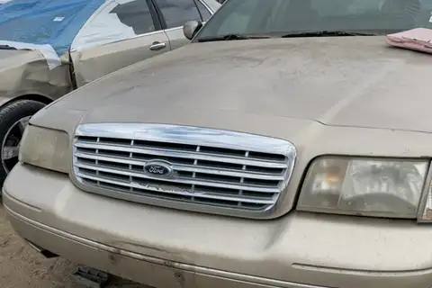 Photo of 1999 Ford Crown Victoria