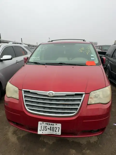 Photo of 2008 Chrysler Town & Country