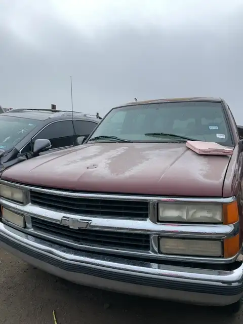 Photo of 1999 Chevrolet Suburban