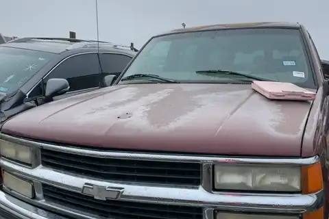 Photo of 1999 Chevrolet Suburban