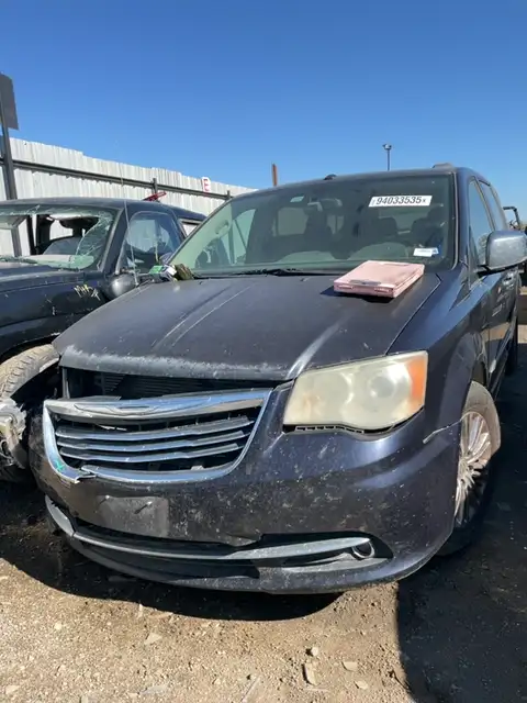 Photo of 2011 Chrysler Town & Country