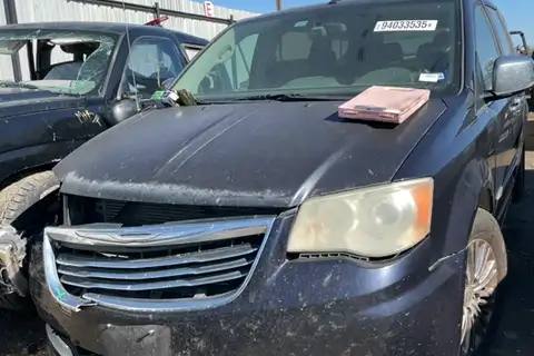 Photo of 2011 Chrysler Town & Country