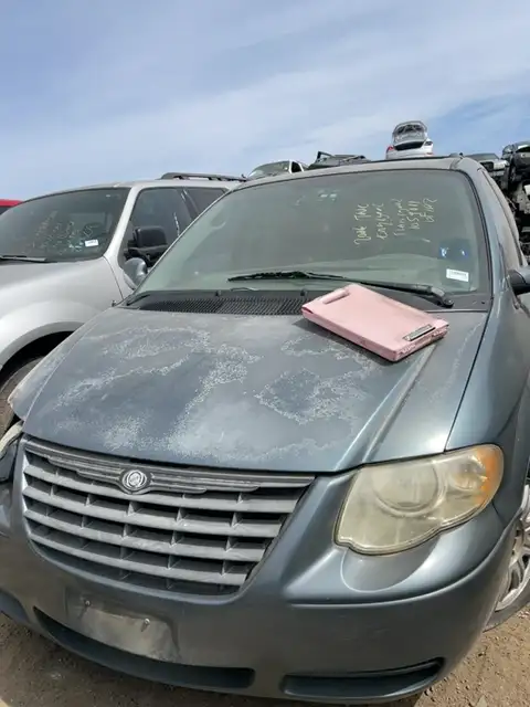 Photo of 2006 Chrysler Town & Country