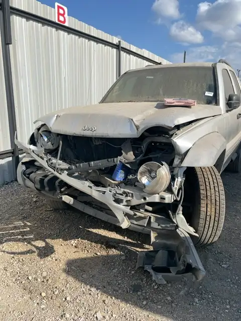 Photo of 2005 Jeep Liberty