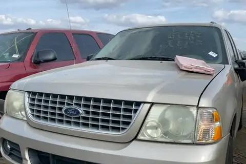 Photo of 2004 Ford Explorer