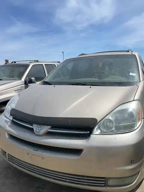 Photo of 2004 Toyota Sienna