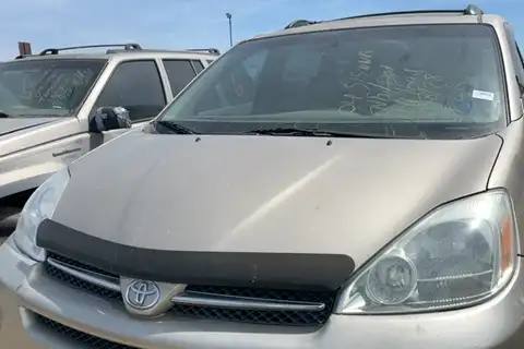 Photo of 2004 Toyota Sienna