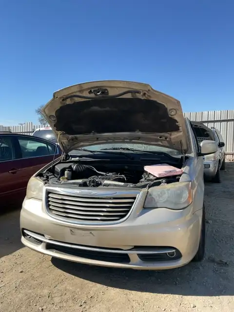 Photo of 2012 Chrysler Town & Country