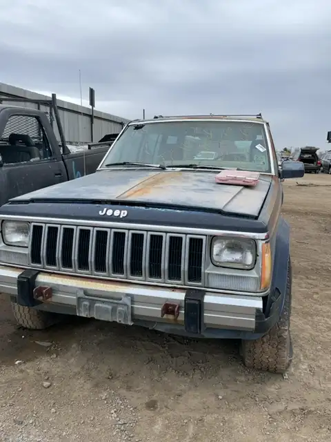 Photo of 1985 Jeep Cherokee