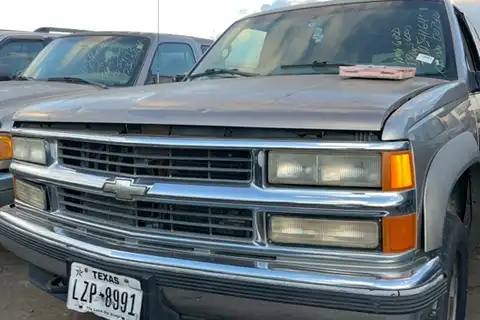 Photo of 1999 Chevrolet Suburban