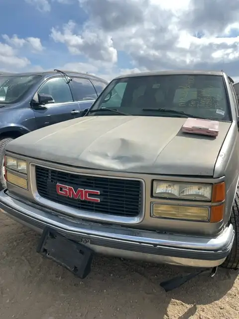 Photo of 1999 Gmc Suburban