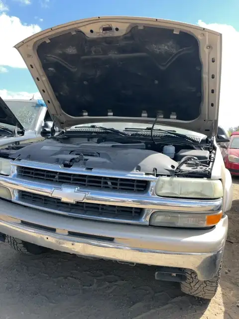 Photo of 2005 Chevrolet Suburban