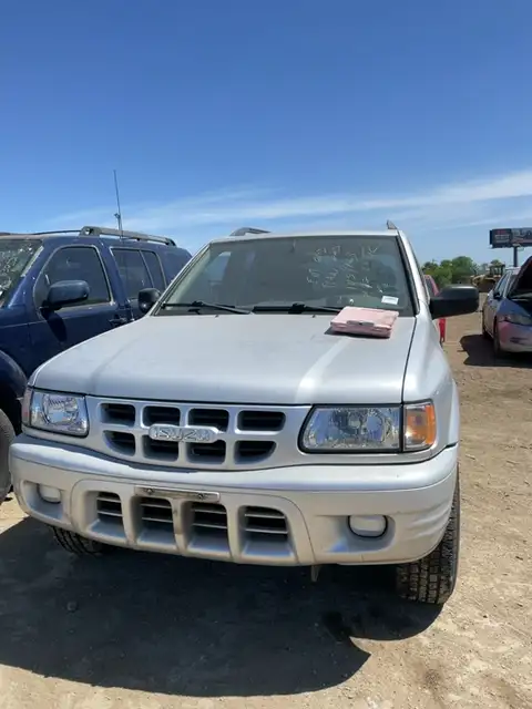 Photo of 2000 Isuzu Rodeo