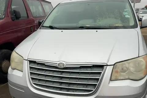 Photo of 2010 Chrysler Town & Country