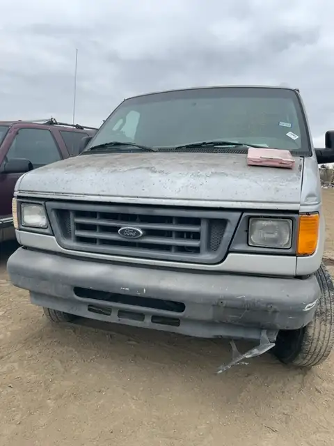 Photo of 2005 Ford Econoline Wagon