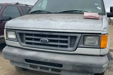 Photo of 2005 Ford Econoline Wagon