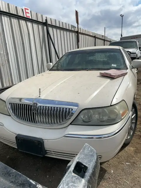 Photo of 2007 Lincoln Town Car