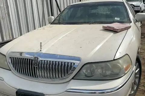 Photo of 2007 Lincoln Town Car