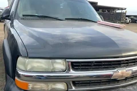 Photo of 2004 Chevrolet Suburban