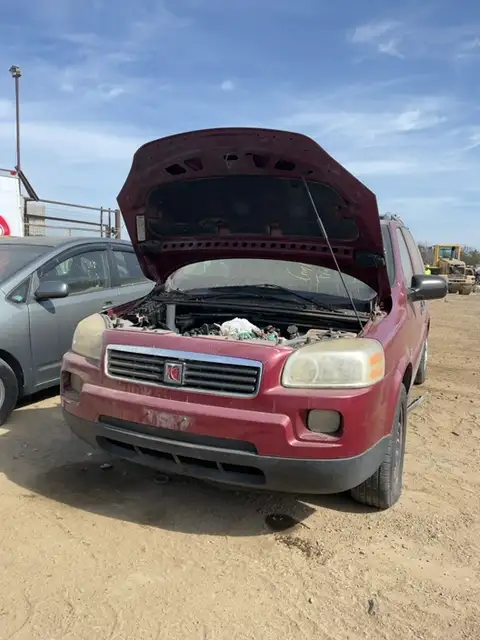 Photo of 2005 Saturn Relay