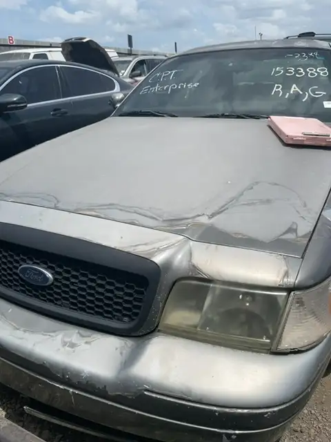 Photo of 2011 Ford Crown Victoria