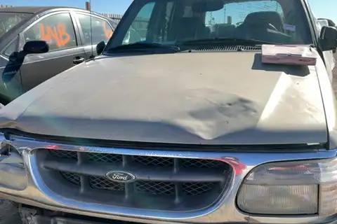 Photo of 2000 Ford Explorer