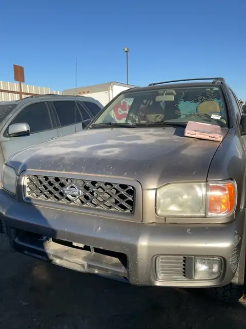 Photo of 2001 Nissan Pathfinder