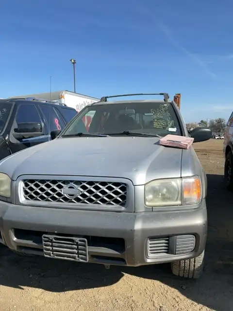 Photo of 1999 Nissan Pathfinder