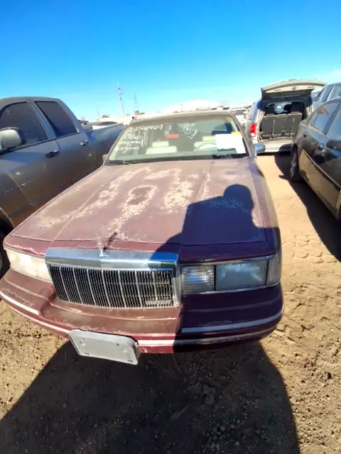 Photo of 1991 Lincoln Town Car