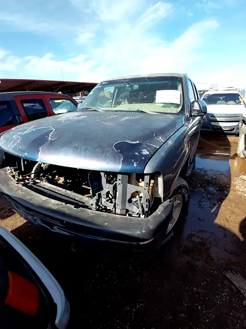 Photo of 2002 Chevrolet Tahoe