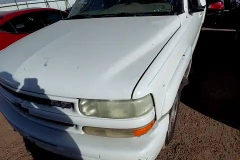 Photo of 2005 Chevrolet Suburban