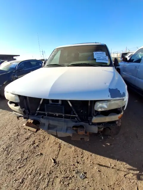 Photo of 2002 Chevrolet Suburban