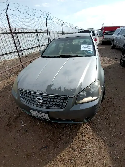 Photo of 2005 Nissan Altima
