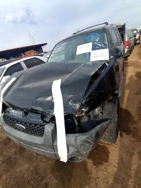 Photo of 2005 Ford Escape