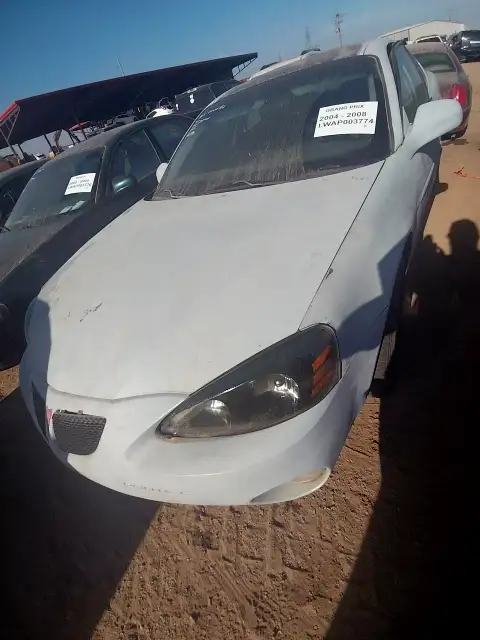 Photo of 2004 Pontiac Grand Prix