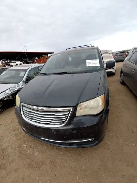 Photo of 2013 Chrysler Town & Country