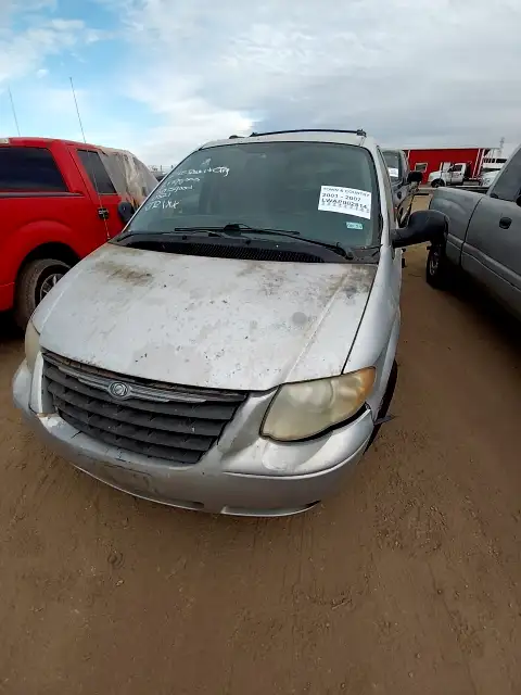 Photo of 2005 Chrysler Town & Country