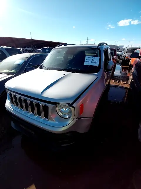 Photo of 2015 Jeep Renegade