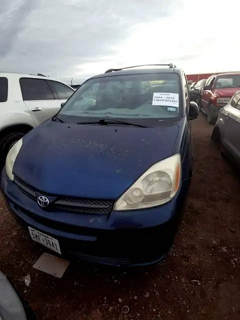Photo of 2005 Toyota Sienna
