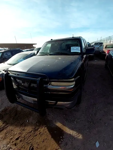 Photo of 2004 Chevrolet Suburban