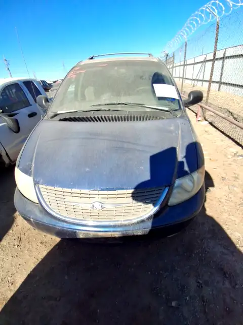 Photo of 2001 Chrysler Town & Country