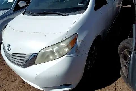 Photo of 2013 Toyota Sienna