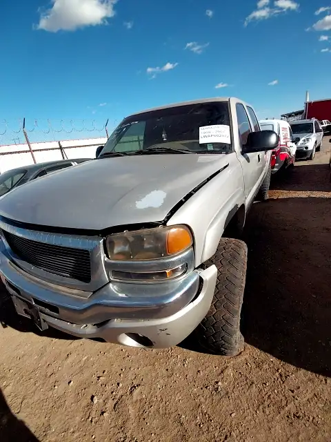 Photo of 2004 Gmc Sierra