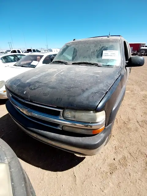 Photo of 2004 Chevrolet Suburban