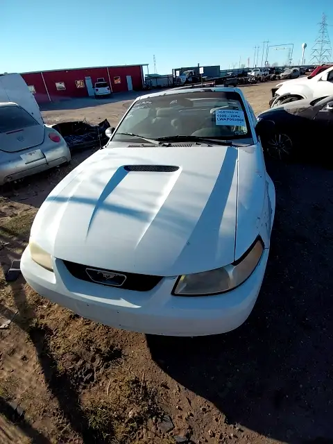 Photo of 2000 Ford Mustang