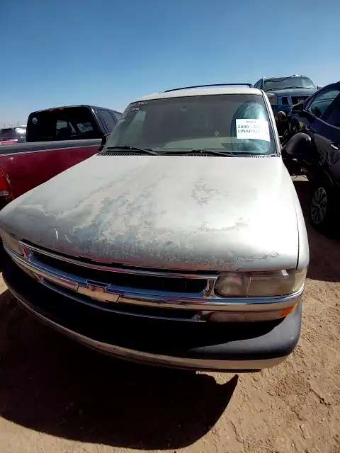 Photo of 2002 Chevrolet Tahoe