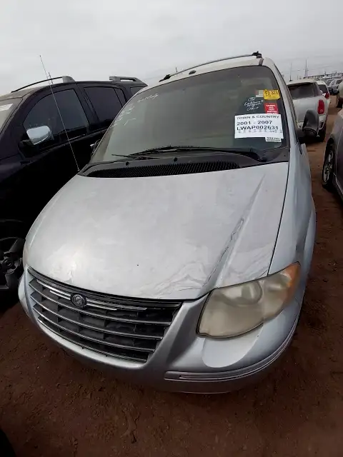 Photo of 2006 Chrysler Town & Country