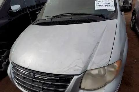 Photo of 2006 Chrysler Town & Country